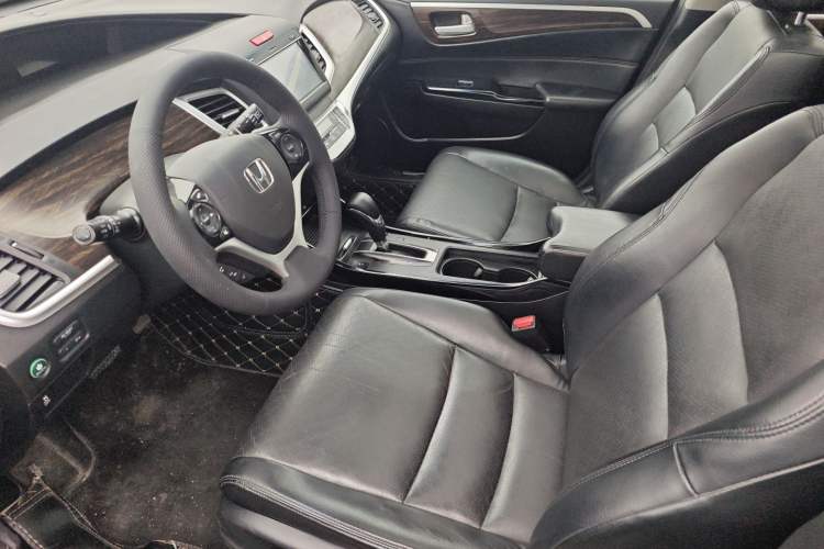 Used Honda Jade 2017 210 TURBO CVT Luxury Edition 5 Seats Left Front Seat