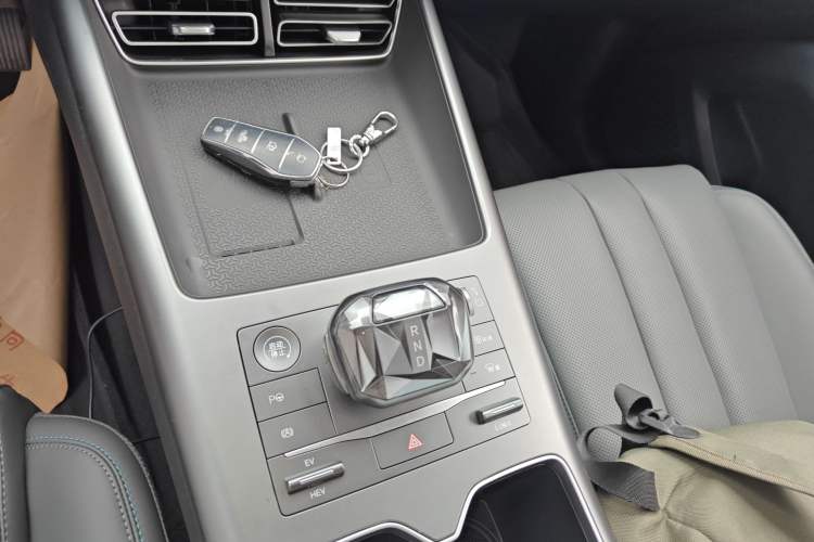 Used BYD Song Pro New Energy 2025 Second-Generation Intelligent Driving Version DM-i 115KM Excellence Edition Gear Lever