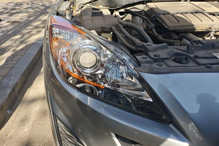 Used Mazda 3 2013 Hatchback 1.6L Automatic Elite Model Right Front Headlight