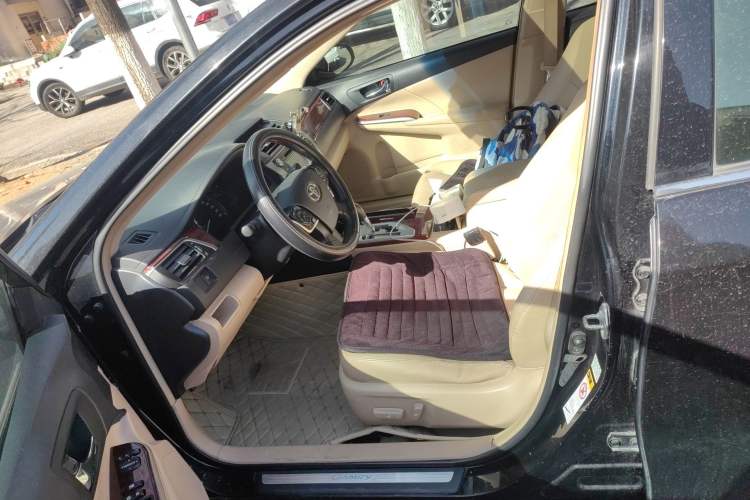 Used Toyota Camry 2012 2.5G Luxury Navigation Edition Left Front Seat