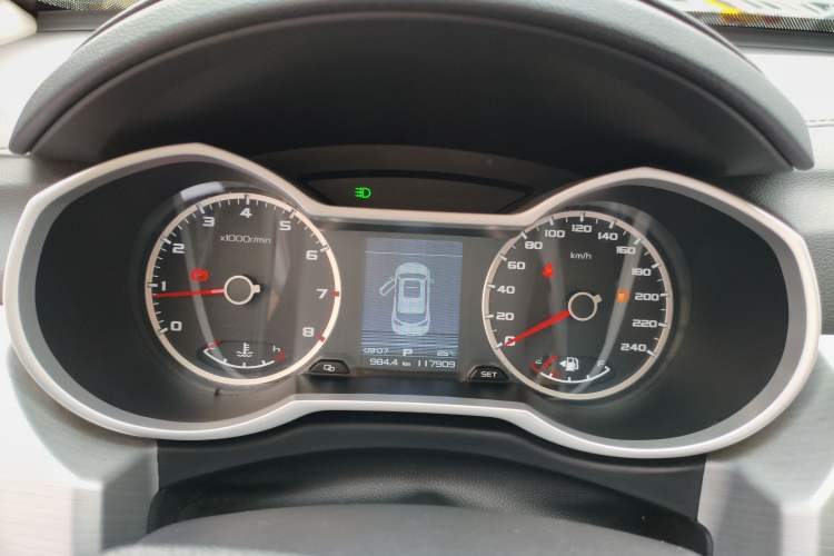 Used Geely Auto Emgrand X7 Sport 2016 1.8TD Automatic ZhiShang Model