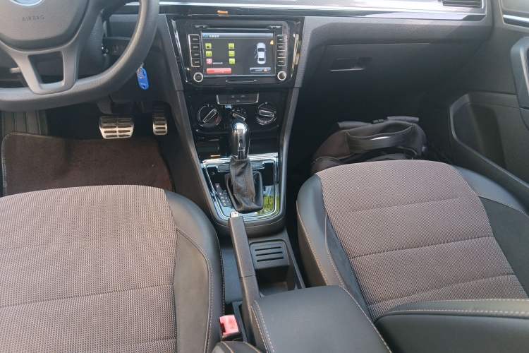 Used Volkswagen C-TREK 2017 1.6L Automatic Comfort Model
