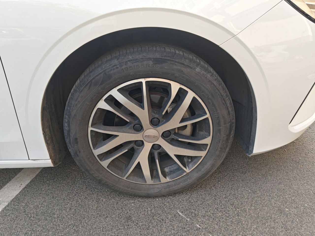 Geely Auto Emgrand 2022 4th Generation 1.5L Manual Luxury Model — снимка 8