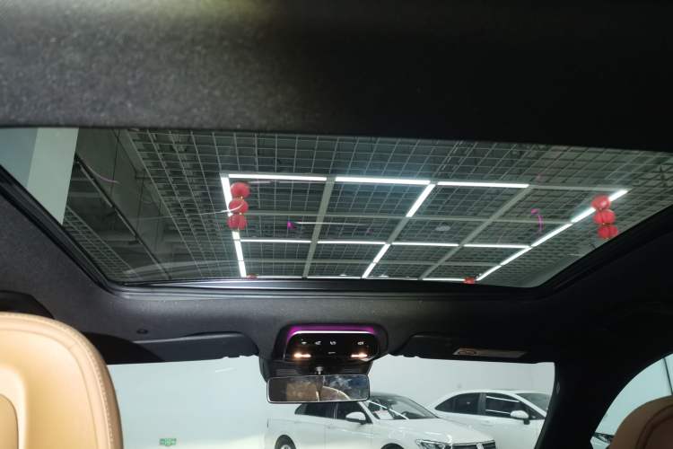 Used Mercedes-Benz E-Class 2024 Refresh E 300 L Stylish Edition Headliner