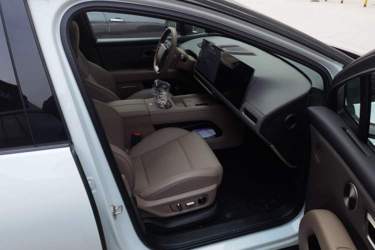 Used Li Auto Li Auto i6 2025 Model Two-Wheel-Drive Standard Type