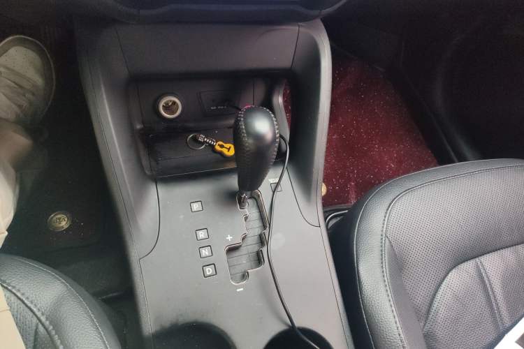 Used Hyundai ix35 2015 2.0L Automatic 2WD Smart Type China IV