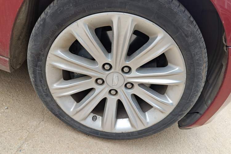 Used Cadillac ATS-L 2016 28T Fashion Edition Right Front Wheel Hub