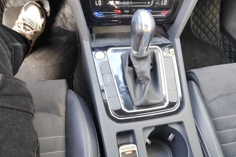 Used Volkswagen Magotan 2020 330TSI DSG Luxury Edition Gear Lever