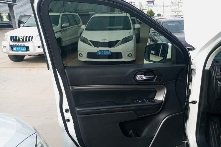 Used Jeep Commander 2018 2.0T Two-Wheel Drive Enjoyment Version China VI Emission Standard
