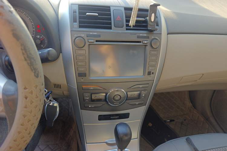 Used Toyota Corolla 2012 Luxurious Edition 1.8L CVT GL-i
