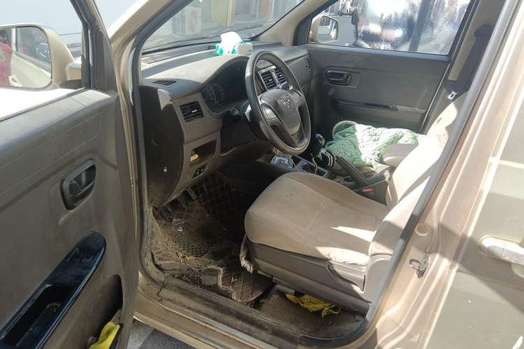 Used Wuling Rongguang V 2016 1.2L Standard Version