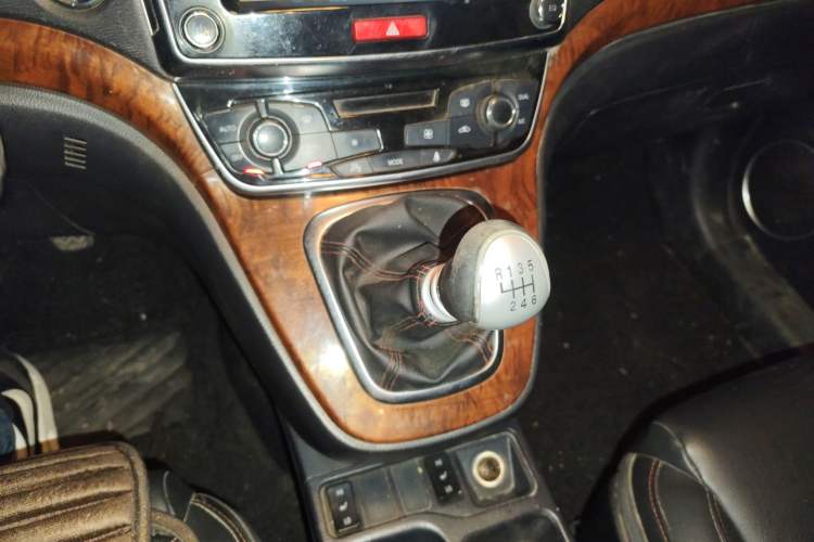 Used Haval H6 2015 Revised Version Sport Edition 1.5T Manual Transmission Two-Wheel Drive Elite Grade
