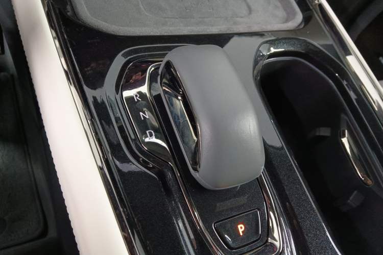 Used Zeekr 009 2024 Six-Seat Executive Version 4WD 108 kWh