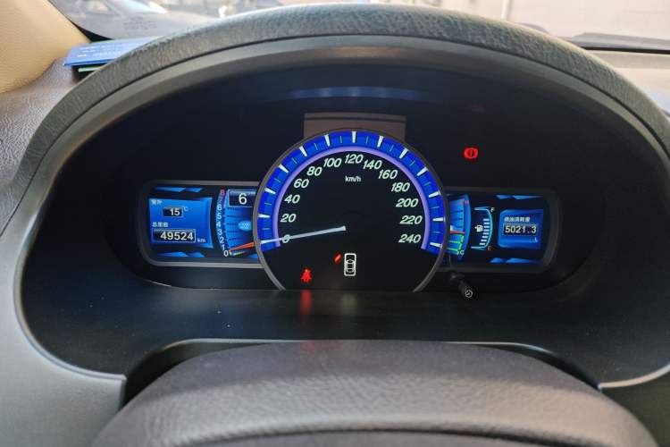 Used BYD S6 2014 2.0L Manual Luxury 5-Seater
