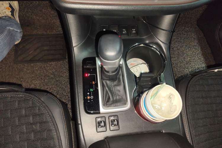 Used Toyota Highlander 2018 2.0T Four-Wheel Drive Luxury Edition 7 Seats China V Emission Standard
