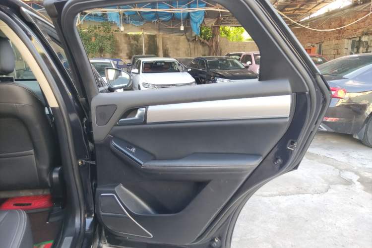 Used BYD Tang 2018 2.0T Automatic Smart Connect Prestige 7-Seater China V Standard