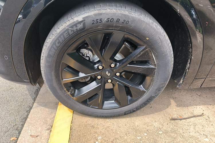 Used Li Auto L7 2023 Air model Left Front Wheel Hub