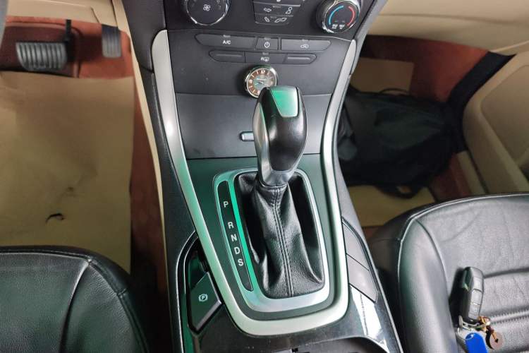 Used Ford Edge 2015 2.0T GTDi Two-Wheel-Drive Elite Edition
