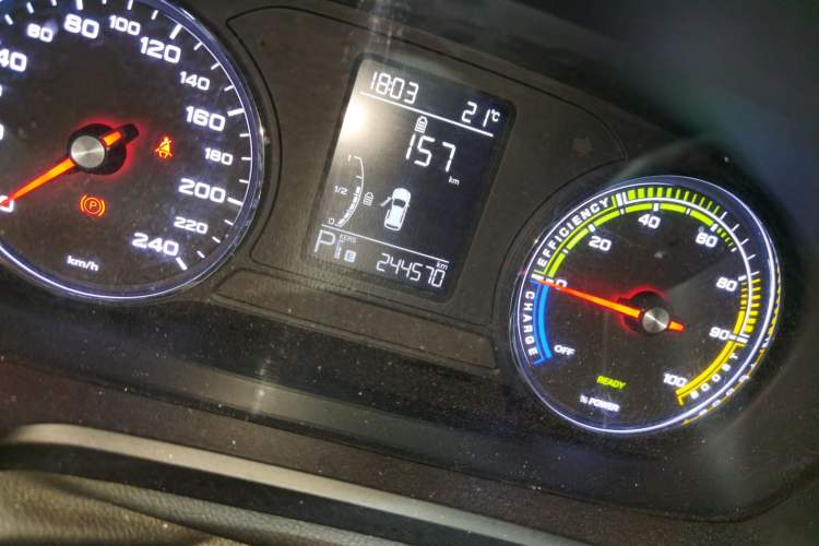 Used Roewe RX5 New Energy 2017 ERX5 EV400 Electric Internet Luxury Edition Odometer Close Up