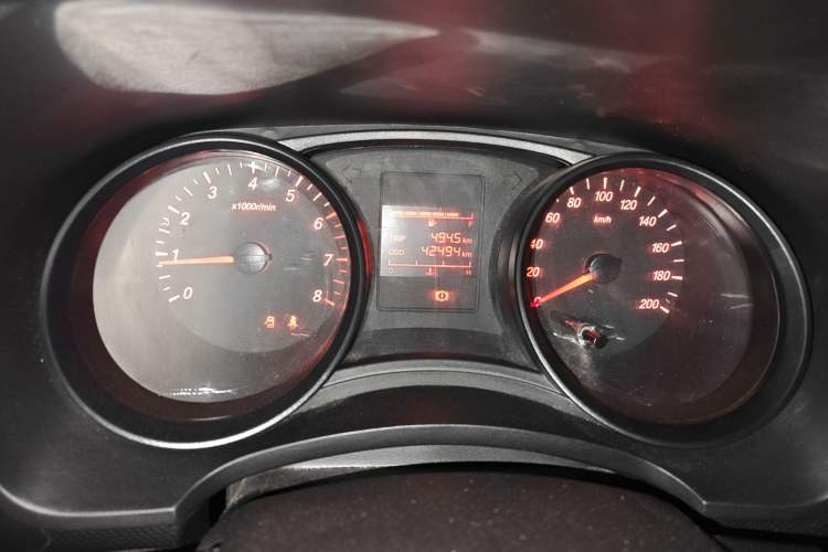 Used Wuling Hongguang 2021 1.5L S Base Version LAR Odometer Close Up