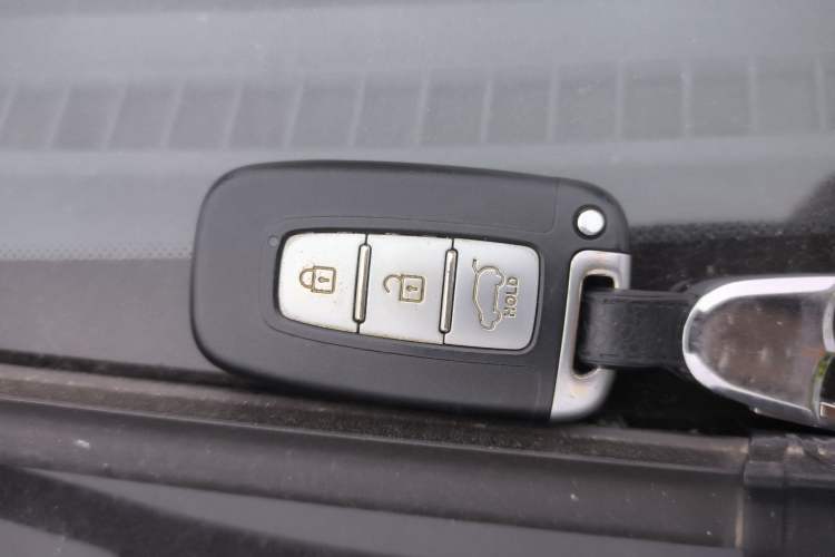 Used Kia Sportage R 2014 2.0L Automatic Two-Wheel Drive GLS Trim
