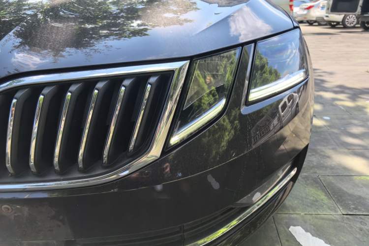 Used Skoda Octavia 2019 TSI280 DSG SmartDrive Luxury Edition China V Standard Left Front Headlight