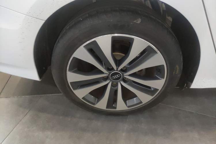 Used Audi A3 2022 A3L Limousine 35 TFSI Ambition Style Edition Right Rear Wheel Hub