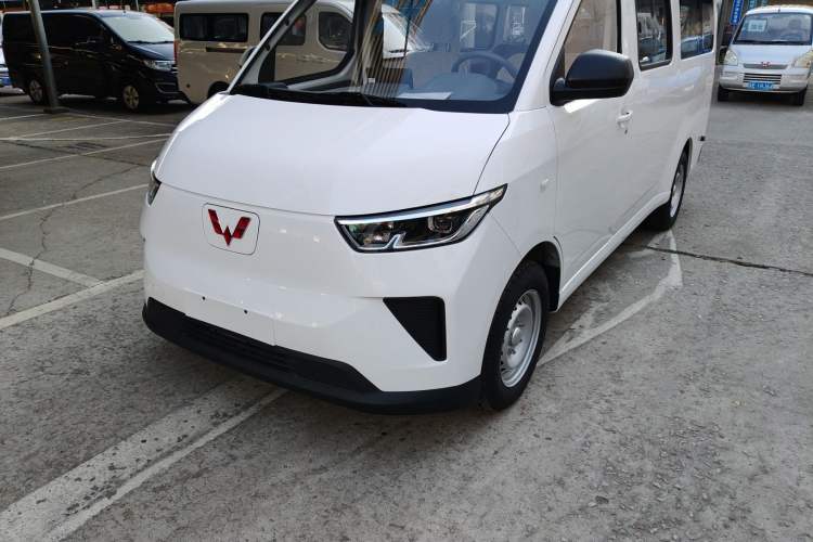 Used Wuling Yangguang 2025 Model 400km Bus Edition—Comfort Edition