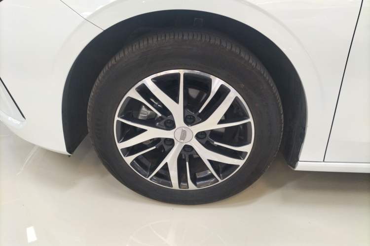 Used Geely Auto Emgrand 2026 Model 4th Generation 4 Millionth Anniversary Edition 1.5L Manual Overdrive Edition Left Front Wheel Hub