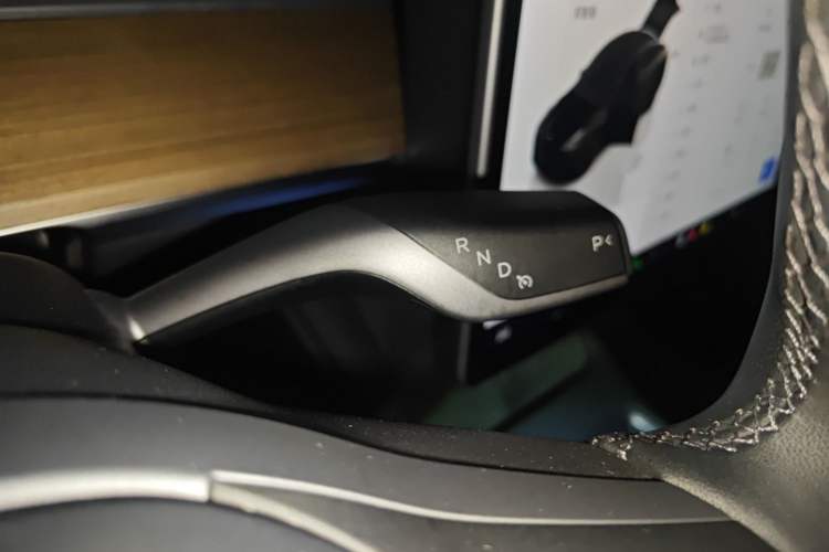 Used Tesla Model Y 2022 Revised Version Rear-Wheel Drive Gear Lever