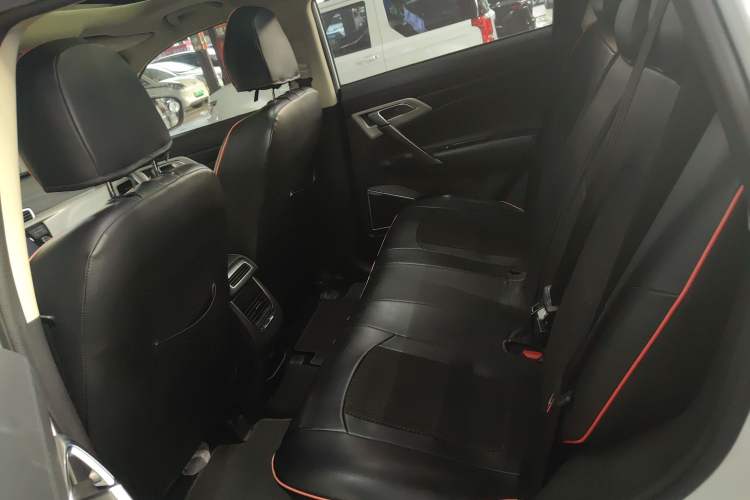 Used Geely Auto Emgrand X7 Sport 2018 1.8TD Automatic Two-Wheel Drive Smart Connect 4G Internet Edition