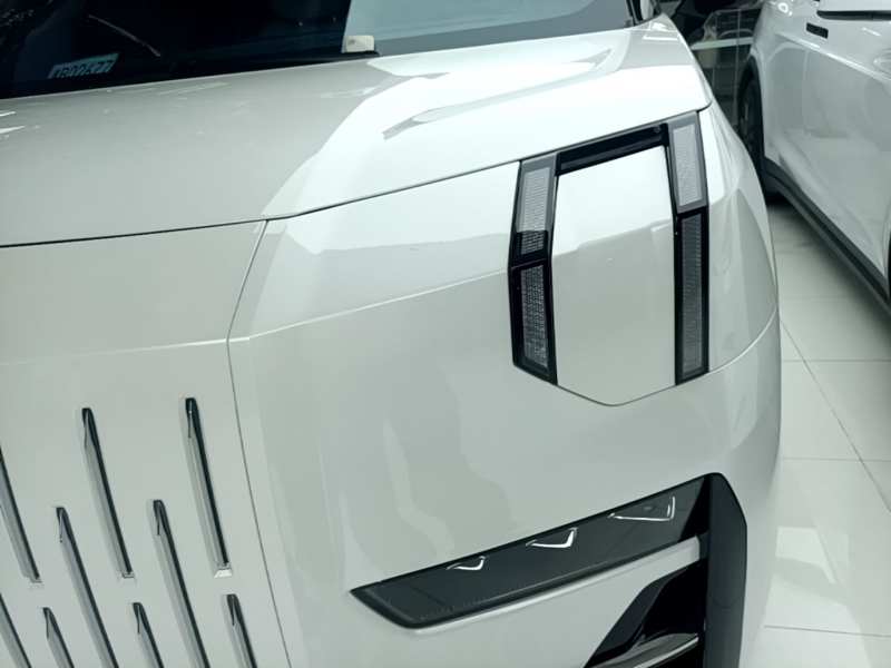Used Zeekr 009 2024 7-Seater Aisle Version 108 kWh — 23