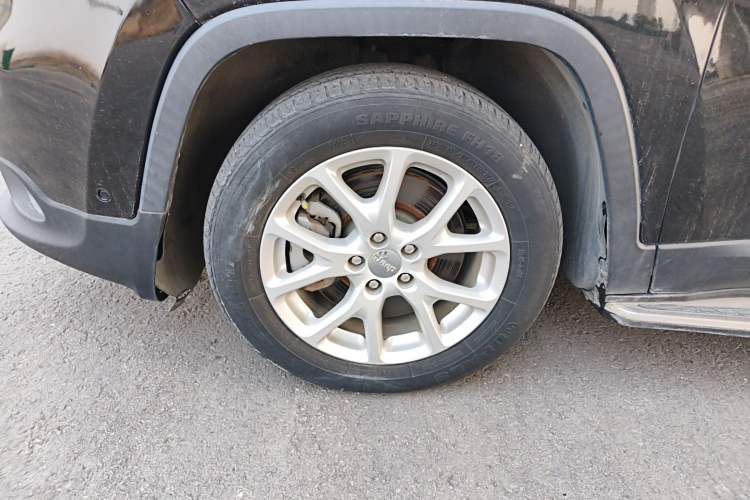 Used Jeep Cherokee 2016 2.4L Leading Smart Version