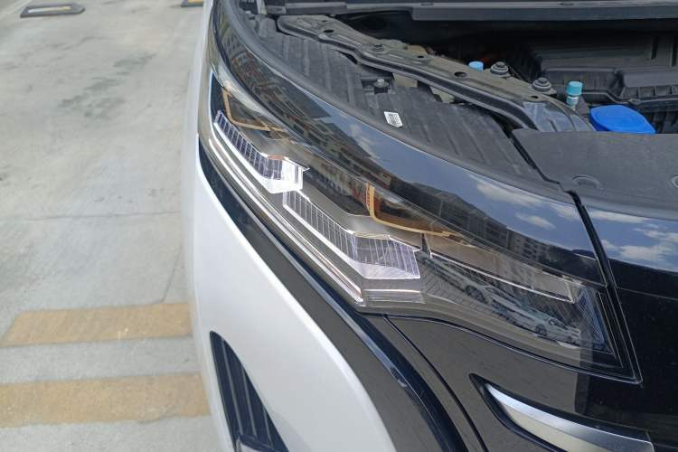 Used Denza D9 2022 DM-i 970 Four-Wheel Drive Prestige Model
