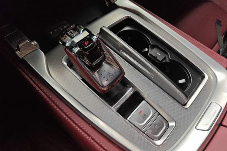 Used Tank 700 New Energy 2024 Hi4-T Extreme Edition Gear Lever