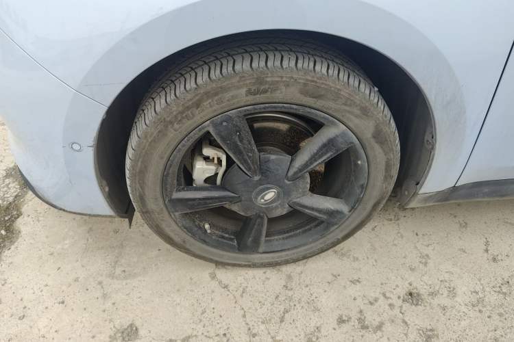 Used ORA Good Cat 2024 401 km Luxury Version 126 kW Left Front Wheel Hub