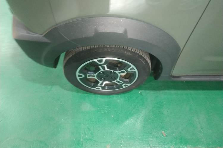 Used Geely Galaxy Panda 2024 200km Panda Rider Left Front Wheel Hub