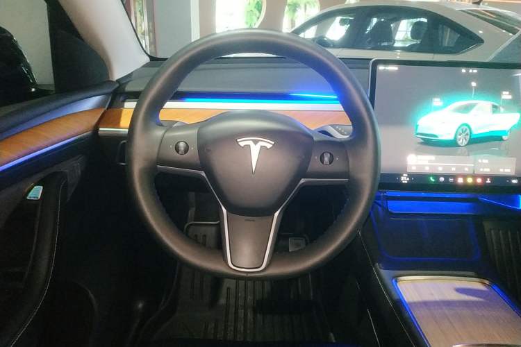 Used Tesla Model Y 2023 Rear-Wheel-Drive Version