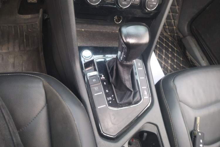 Used Volkswagen Tiguan L 2019 330TSI Automatic Two-Wheel Drive Panoramic Comfort Edition China VI Standard