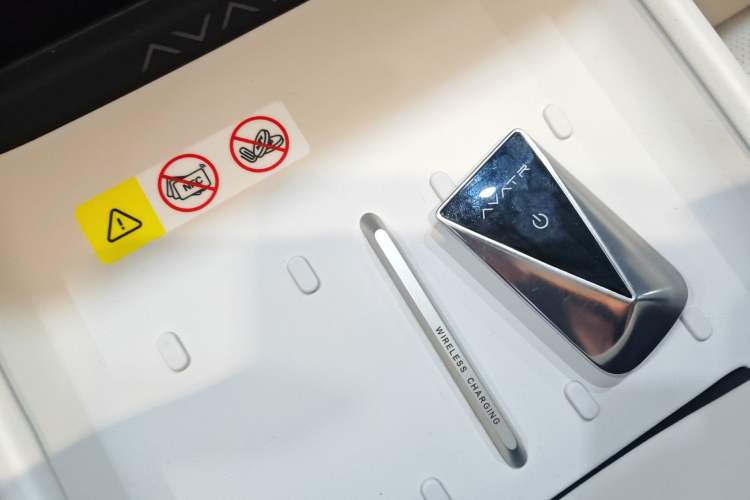 Used Avatr 06 2025 Pro Range-Extended Edition Interior 1