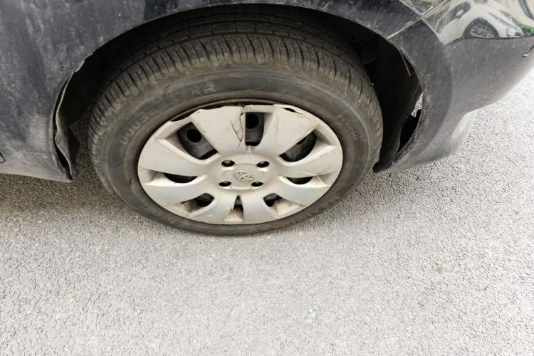 Used Toyota Yaris 2011 1.6E Automatic Charm Edition Right Front Wheel Hub