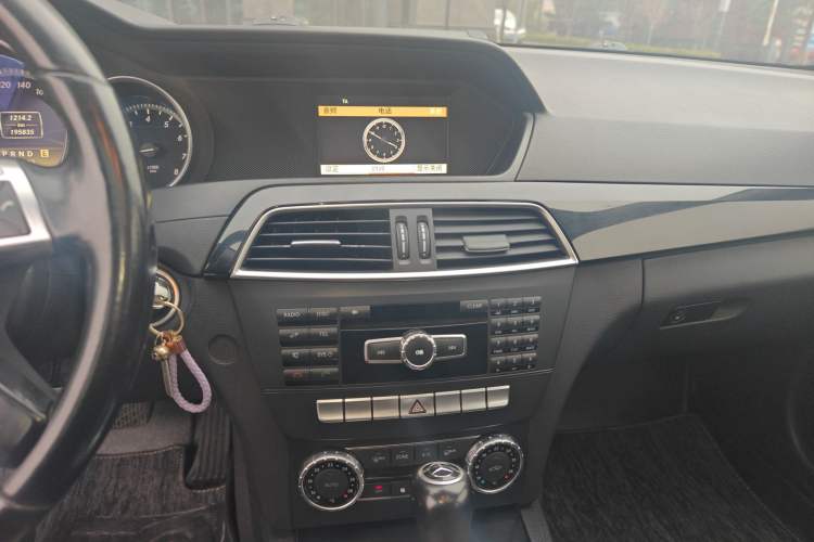 Used Mercedes-Benz C-Class 2011 C 180K Classic model