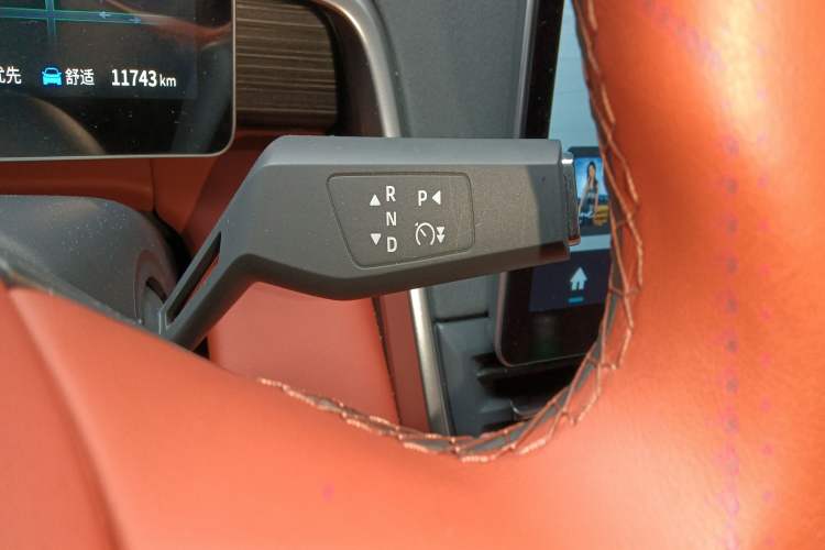 Used Dongfeng eπ eπ008 2024 210Max Range-Extended Version 6 Seats