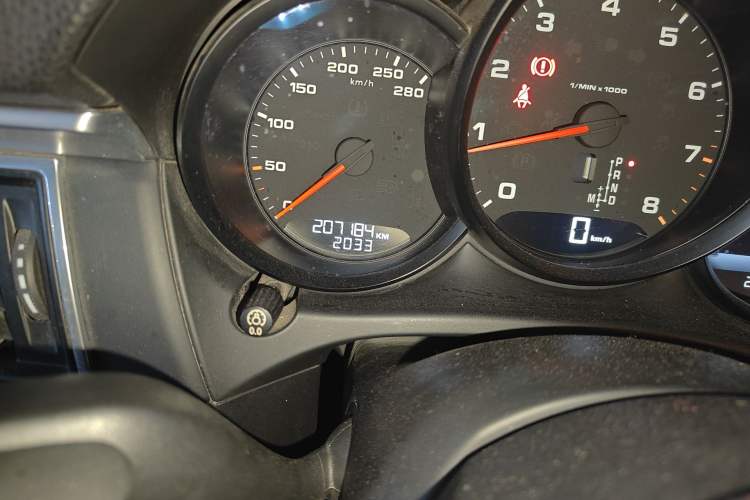 Used Porsche Macan 2017 Macan 2.0T Odometer Close Up