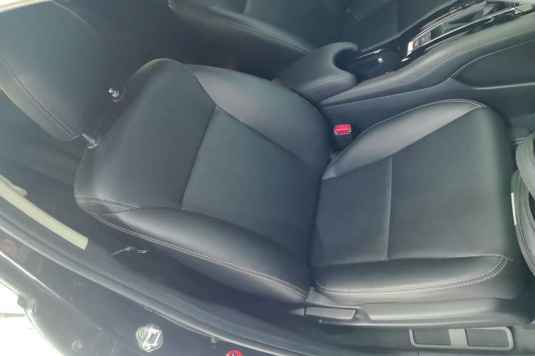 Used Honda Vezel 2017 1.5L CVT 2WD Comfort Model Right Front Seat