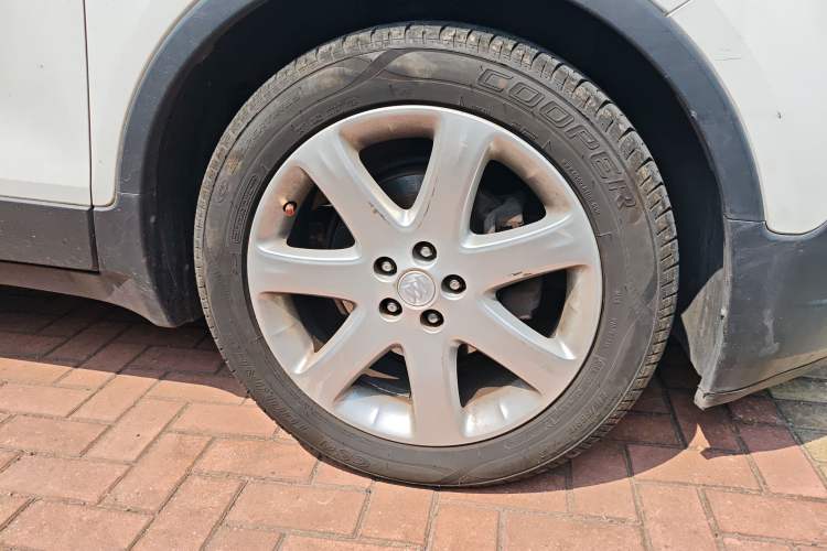 Used Buick Encore 2015 1.4T Automatic Two-Wheel Drive Urban Elite Version
