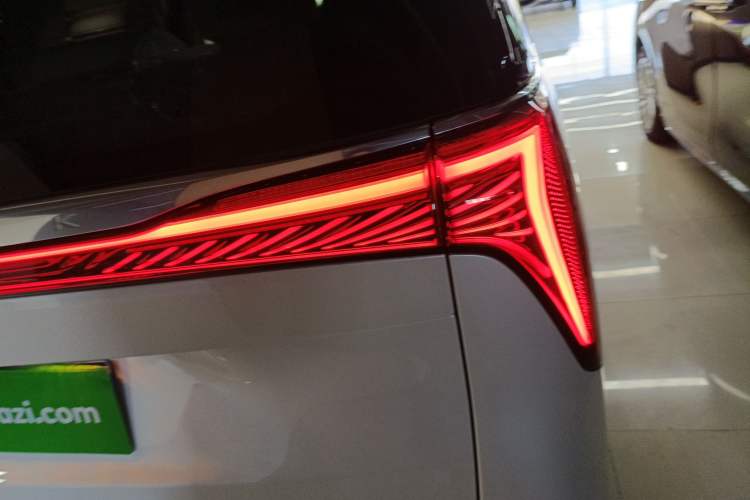 Used Buick Century 2025 2.0T Seven-Seater Yinshi Edition
