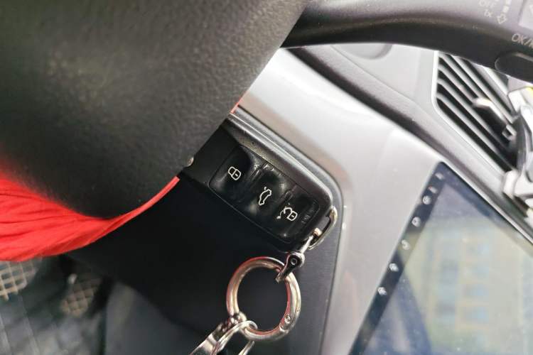 Used Volkswagen Lavida 2015 1.6L Automatic Comfort Edition