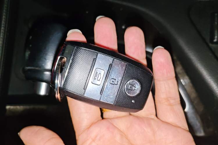 Used Kia K5 2014 2.0L Automatic PREMIUM Vehicle Key