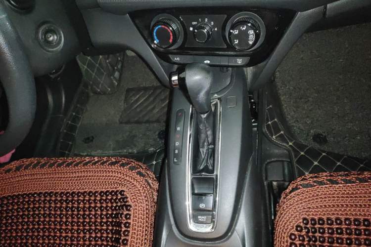 Used Honda XR-V 2015 1.5L LXi CVT Classic Edition Gear Lever